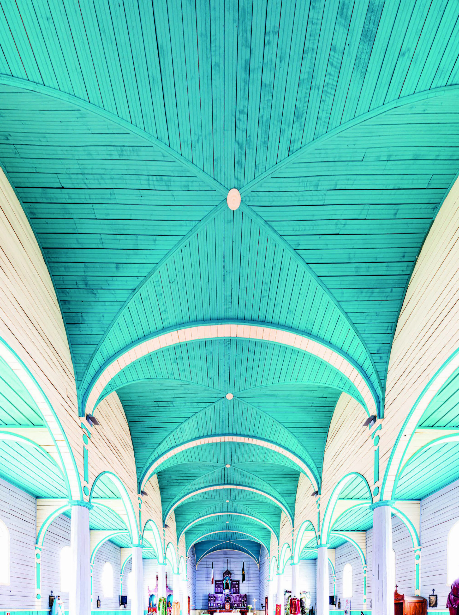 L’intérieur d’une église typique de Chiloé